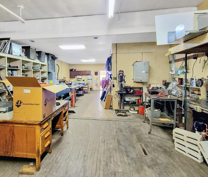 10050 S Ewing Ave, Chicago, IL à vendre - Photo de l’immeuble – Image 3 sur 8