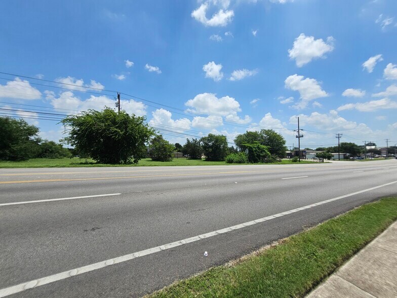 100 Rex Kerwin Ct, Pflugerville, TX à vendre - Photo de l’immeuble – Image 2 sur 15