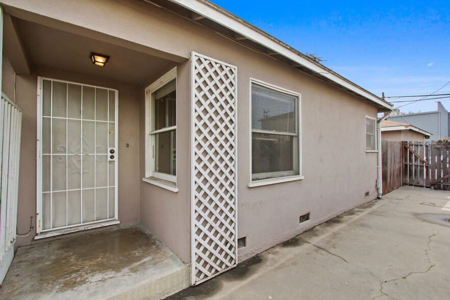 1618 Berkeley St, Santa Monica, CA à vendre - Photo de l’immeuble – Image 3 sur 25