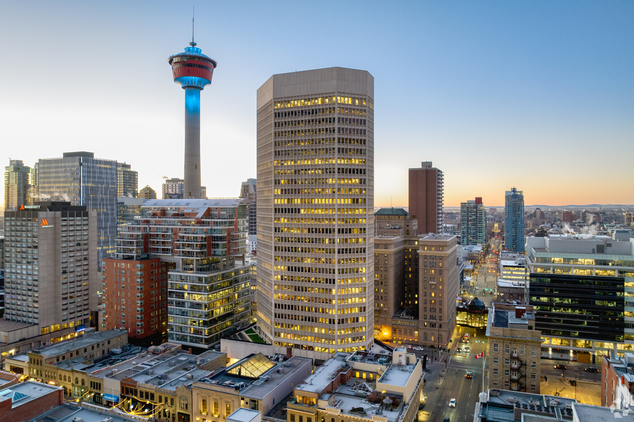 150 9th Ave SW, Calgary, AB à louer Photo principale– Image 1 sur 33