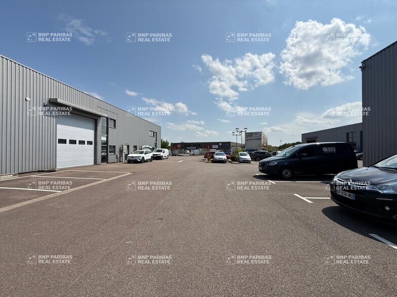 Local d’activités dans Norroy-le-Veneur à louer - Photo de l’immeuble – Image 2 sur 11