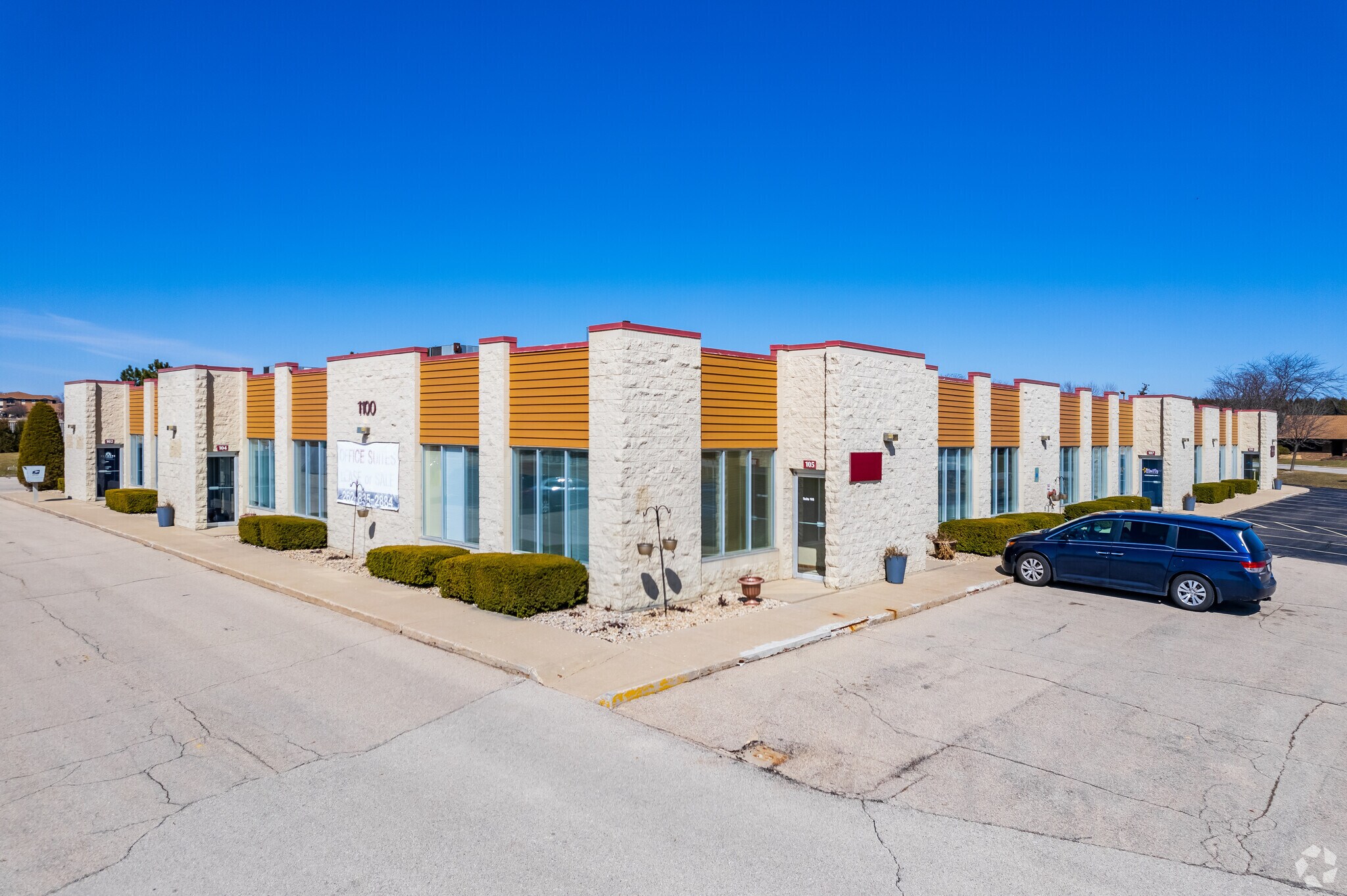 1100 Commerce Dr, Mount Pleasant, WI à louer Photo de l’immeuble– Image 1 sur 8