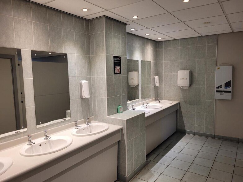 Carlyle Rd, Kirkcaldy à louer - Photo de l’immeuble – Image 2 sur 11