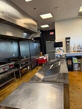 423 Blue Star, San Antonio, TX à louer Photo de l’immeuble– Image 1 sur 14