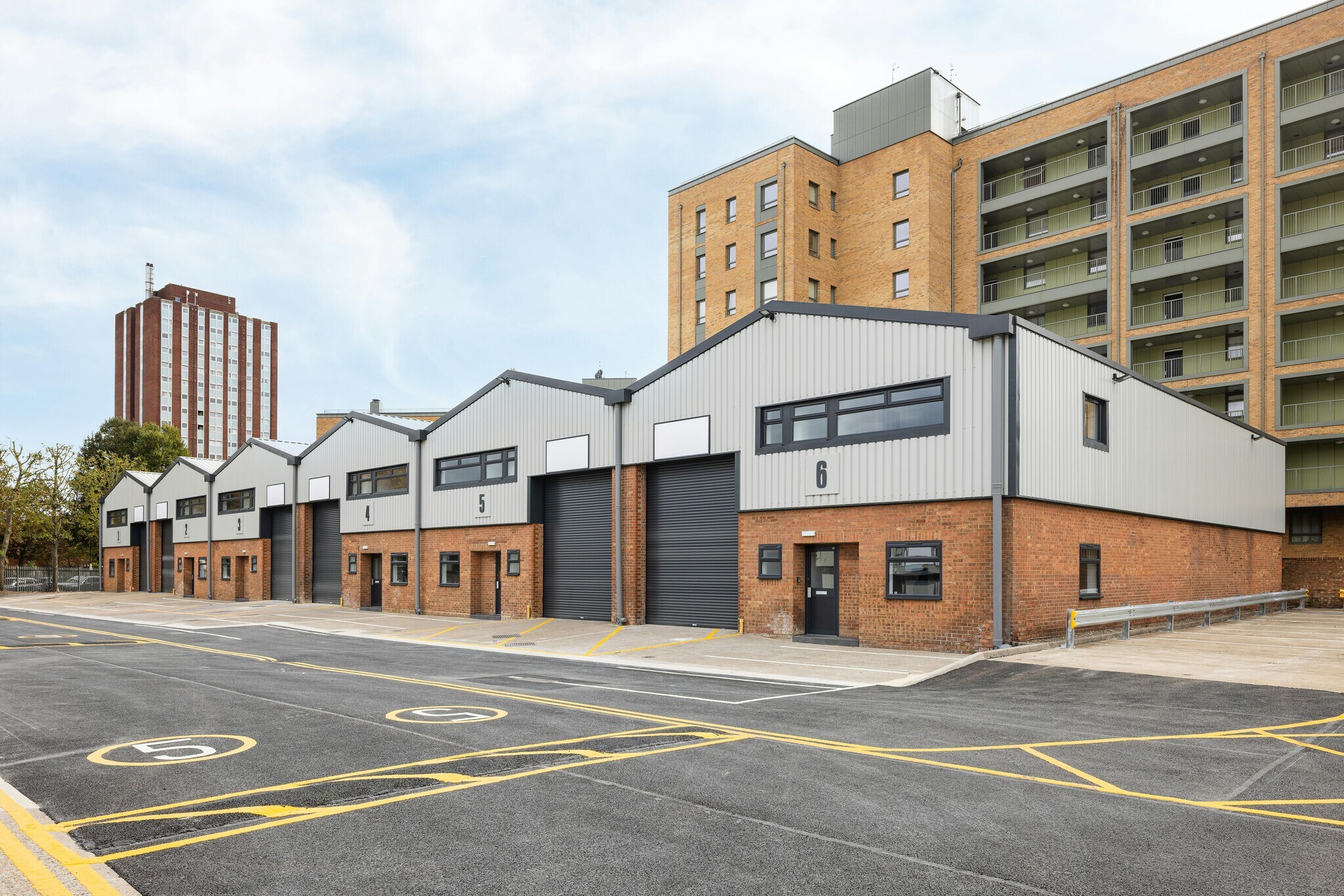 Langhedge Ln, Londres à louer Photo de l’immeuble– Image 1 sur 18