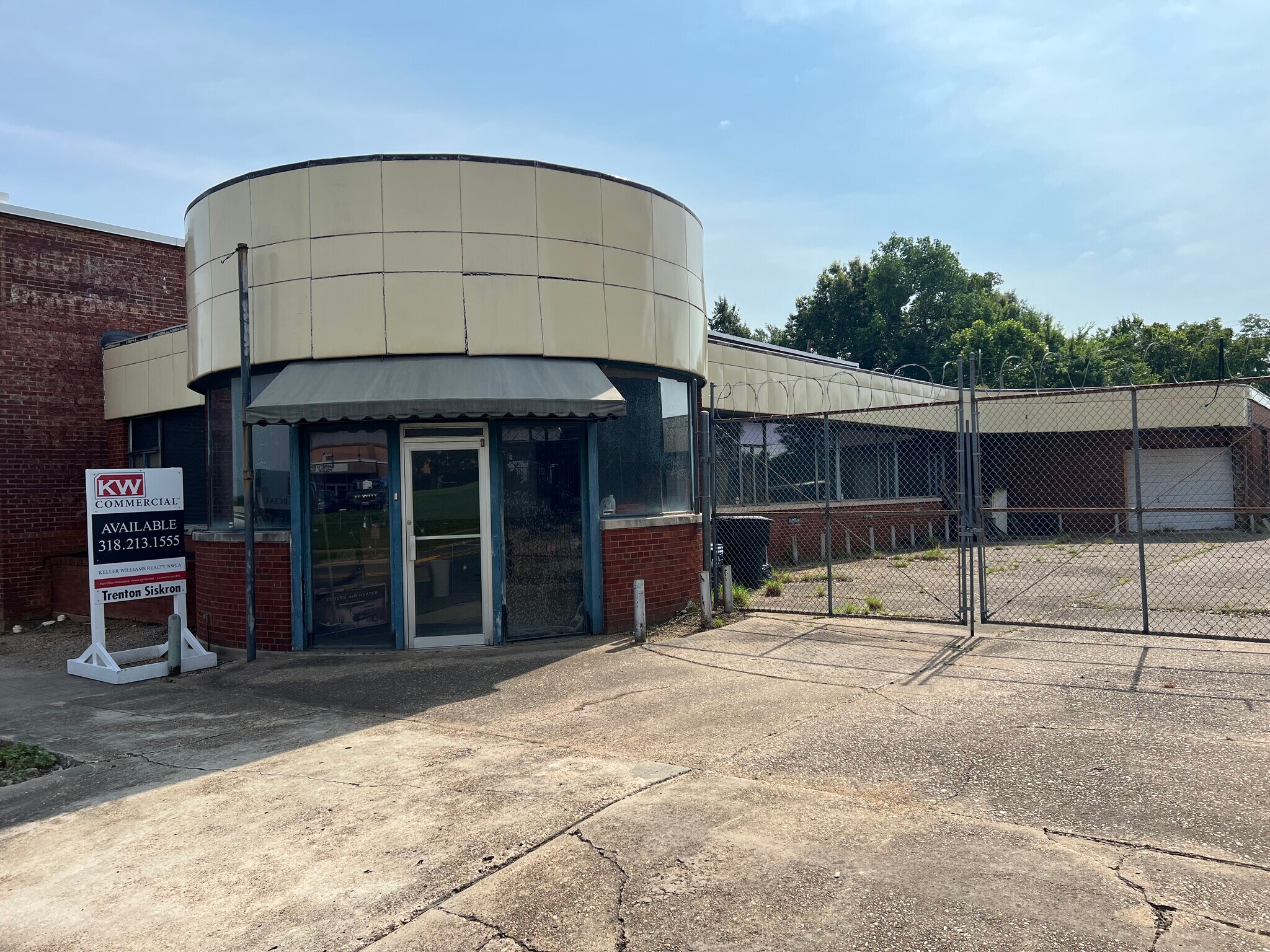 1217 Texas Ave, Shreveport, LA à louer Photo de l’immeuble– Image 1 sur 2