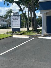 1749 NE 26th St, Fort Lauderdale, FL à louer Photo de l’immeuble– Image 2 sur 17