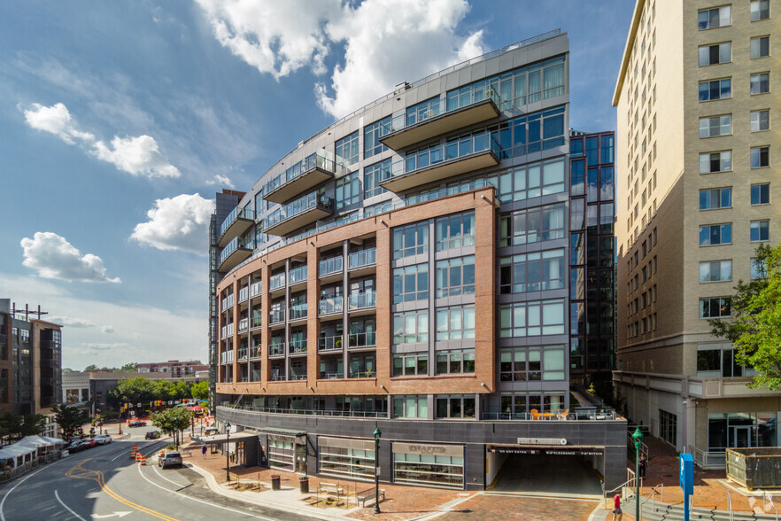 Bethesda Ave & Woodmont Ave, Bethesda, MD à louer - Photo de l’immeuble – Image 2 sur 4