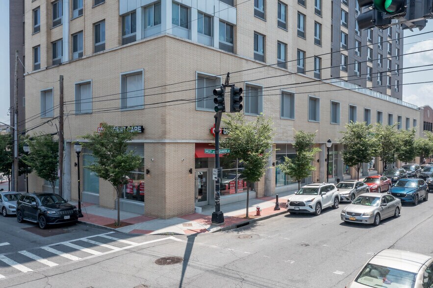 203 Gramatan Ave, Mount Vernon, NY à louer - Photo de l’immeuble – Image 3 sur 10