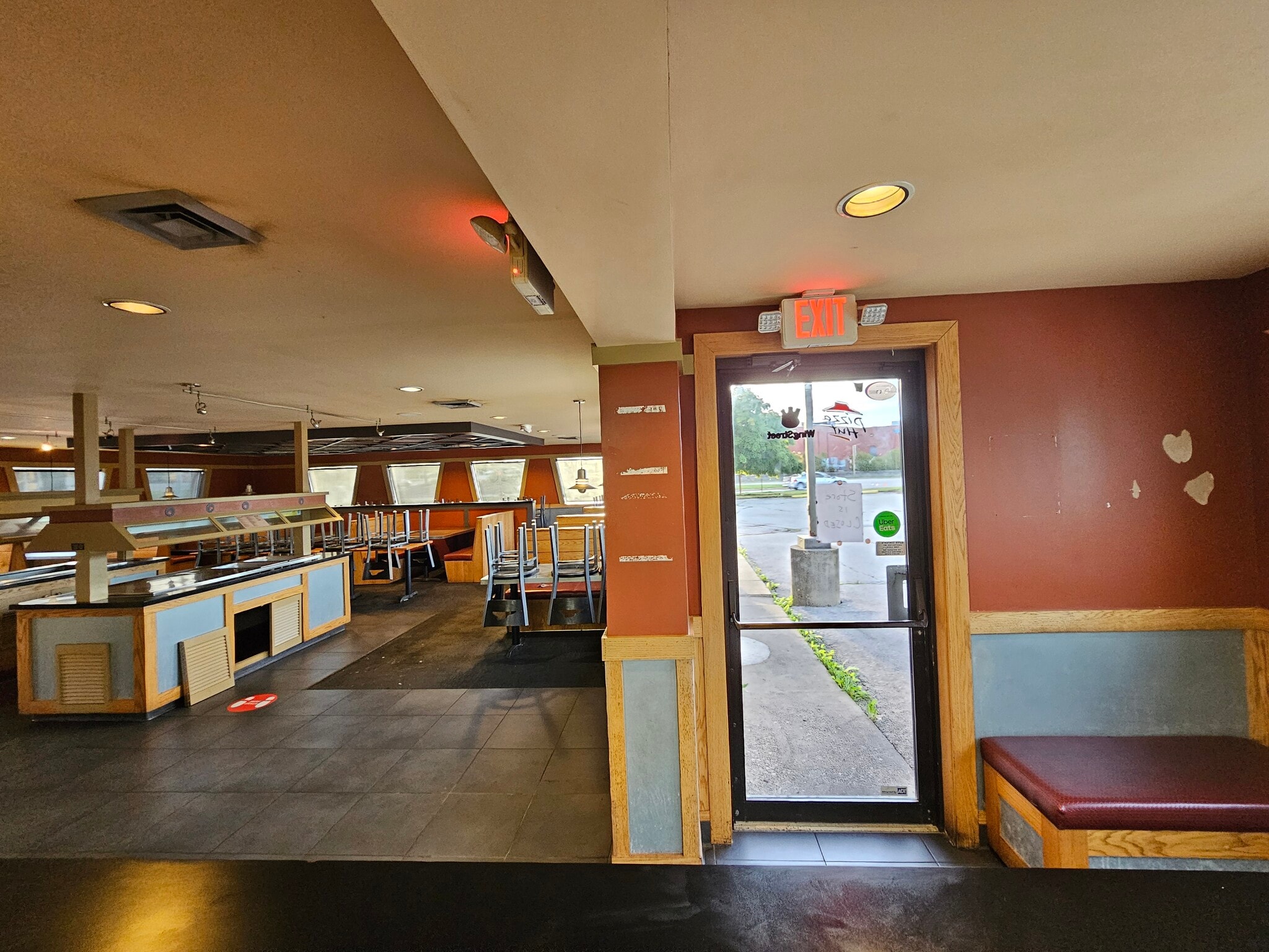 W156N8420 Pilgrim Rd, Menomonee Falls, WI à vendre Photo intérieure– Image 1 sur 3