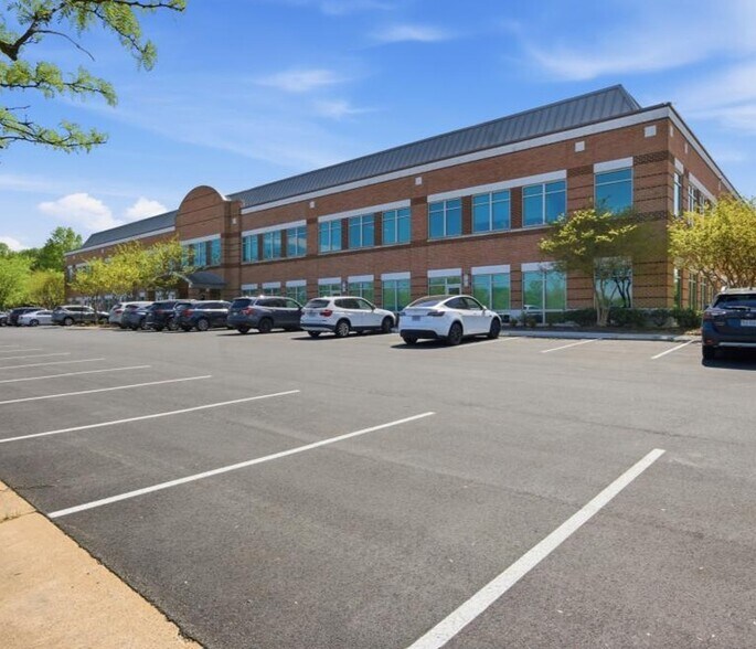 21351 Gentry Dr, Sterling, VA à vendre - Photo de l’immeuble – Image 3 sur 19