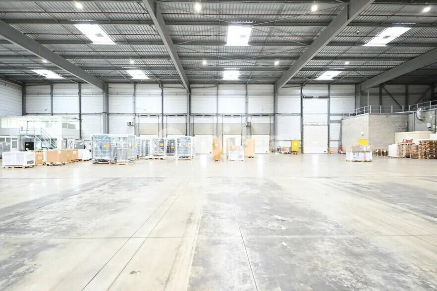 Industriel/Logistique dans Saint-Quentin-Fallavier à louer - Photo intérieure – Image 3 sur 12