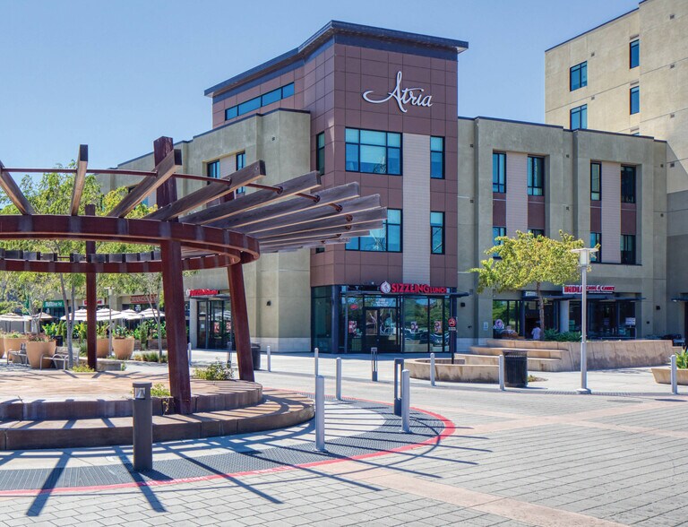 Foster Square Retail portefeuille de 2 biens à vendre sur LoopNet.fr - Photo de l’immeuble – Image 2 sur 4