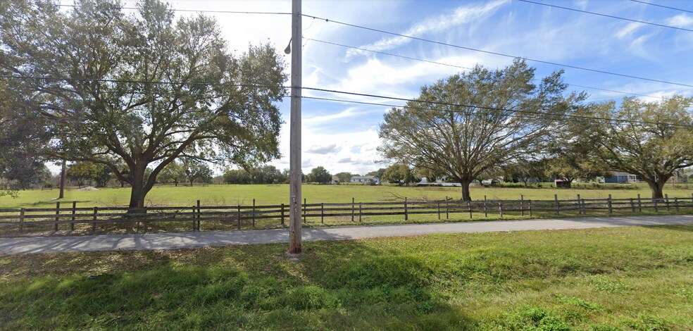 Neptune Rd, Kissimmee, FL à vendre - Photo de l’immeuble – Image 3 sur 5