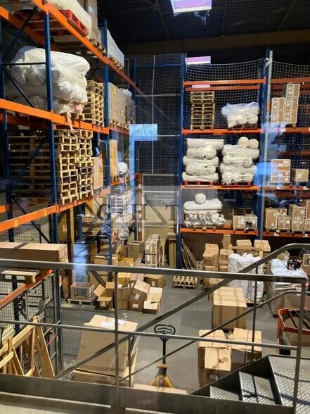 Industriel/Logistique dans Villetaneuse à vendre - Photo intérieure – Image 2 sur 7