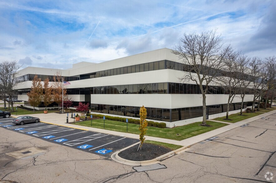 200 E Campus View Blvd, Columbus, OH à louer - Photo principale – Image 1 sur 8