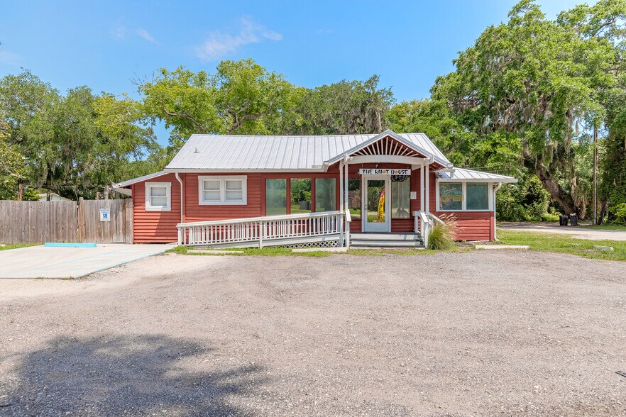 1001 Canal St, New Smyrna Beach, FL à vendre - Photo de l’immeuble – Image 1 sur 19