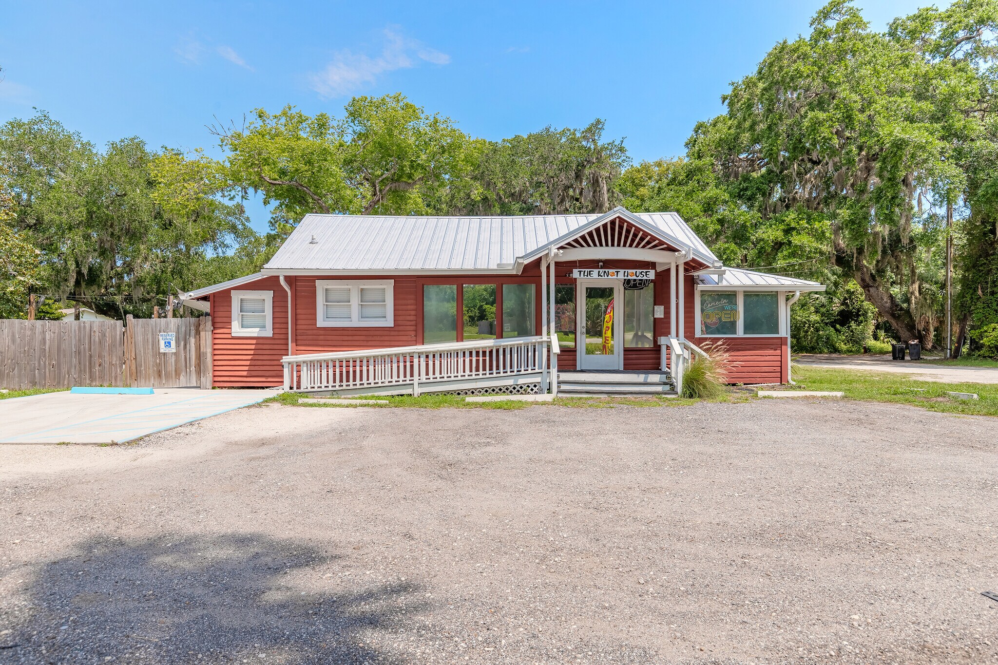 1001 Canal St, New Smyrna Beach, FL à vendre Photo de l’immeuble– Image 1 sur 20