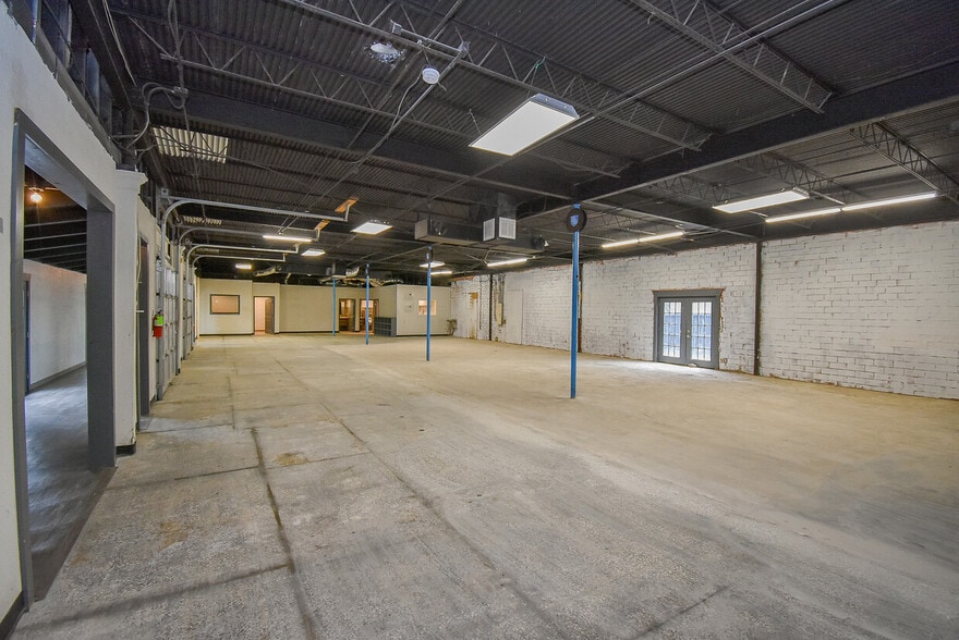 19419 N Freeway, Spring, TX à louer - Photo de l’immeuble – Image 3 sur 22