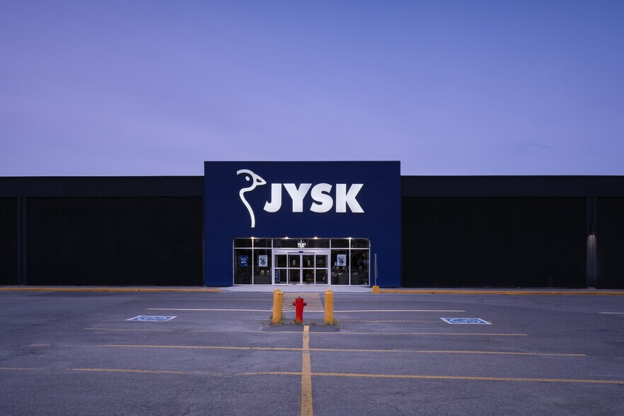 705 Av Du Pont N, Alma, QC à louer - Photo de l’immeuble – Image 3 sur 8