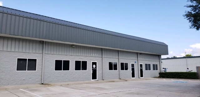 1200-1250 Central Park Dr, Sanford, FL à louer - Photo de l’immeuble – Image 3 sur 9
