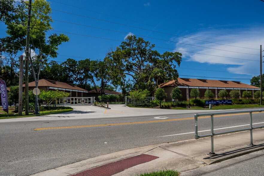 1245 Canal St, New Smyrna Beach, FL à louer - Photo de l’immeuble – Image 2 sur 31