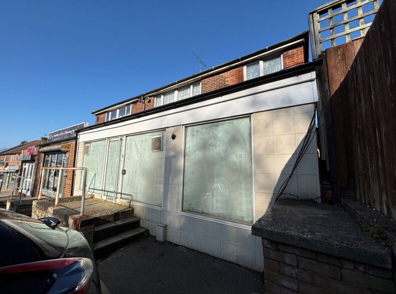14-14A Eaton Green Rd, Luton à louer - Photo de l’immeuble – Image 1 sur 2