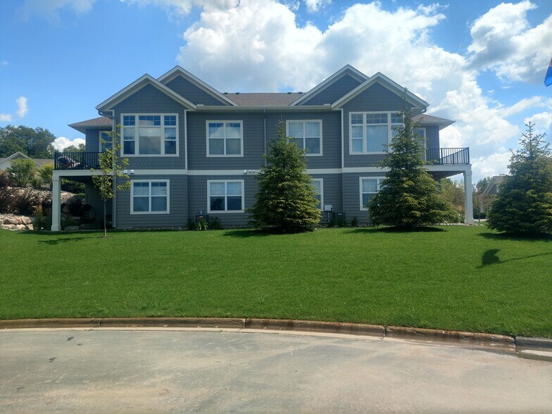871 Century Ave, Newport, MN à vendre - Photo de l’immeuble – Image 3 sur 6