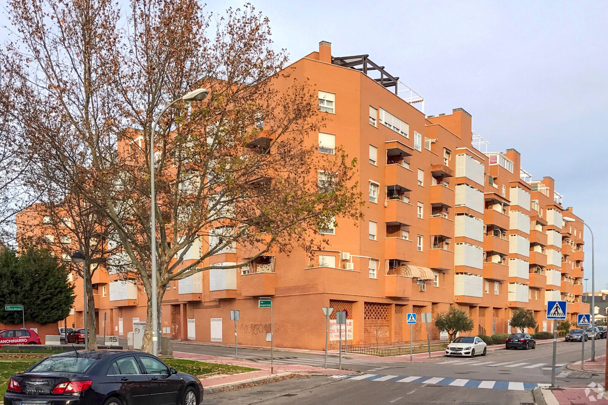 Immeuble residentiel dans Parla, Madrid à vendre Photo principale– Image 1 sur 3