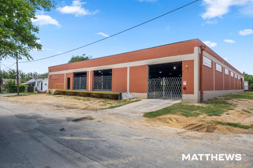 1027 Morales St, San Antonio, TX à vendre - Photo de l’immeuble – Image 1 sur 4