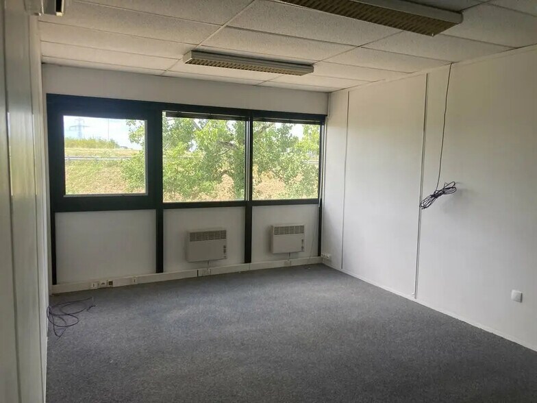 Bureau dans Mérignac à louer - Photo de l’immeuble – Image 3 sur 12