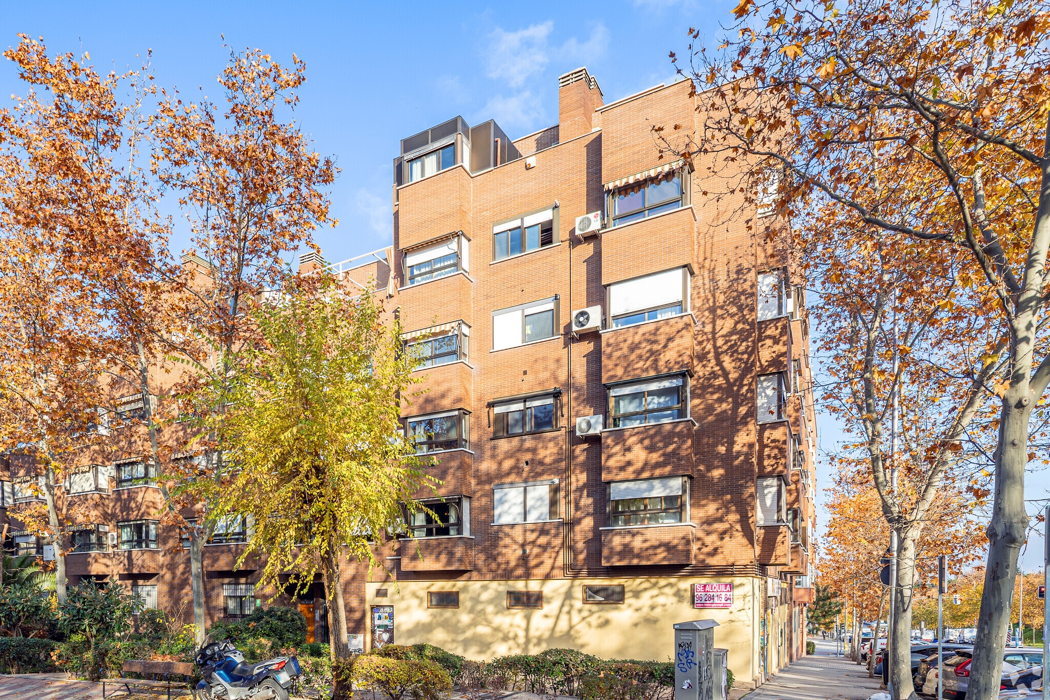 Local commercial dans Madrid, Madrid à louer Photo principale– Image 1 sur 2