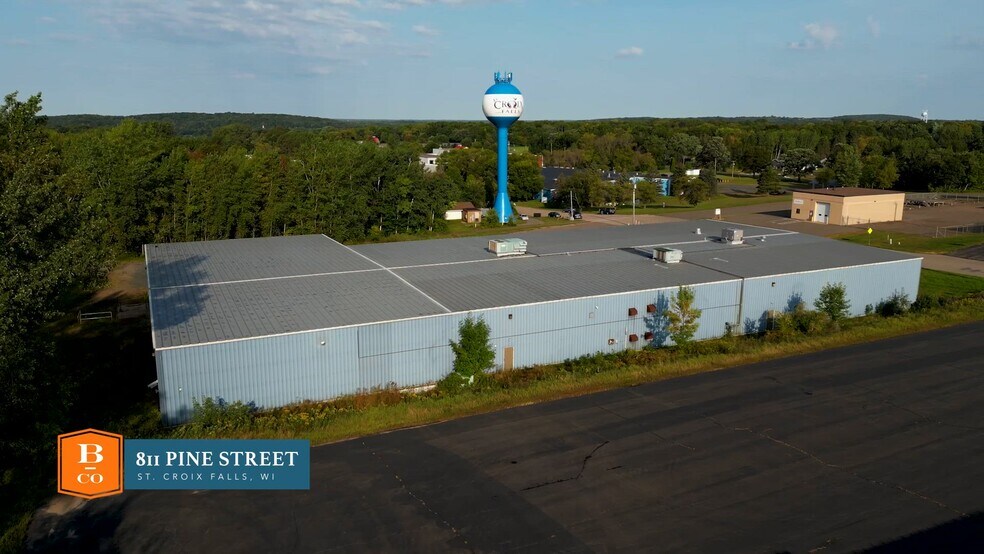 811 Pine St, Saint Croix Falls, WI à louer - Vidéo sur l’annonce professionnelle – Image 2 sur 8