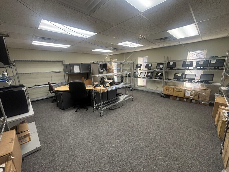 156 Business Park Dr, Virginia Beach, VA à vendre - Photo de l’immeuble – Image 3 sur 7
