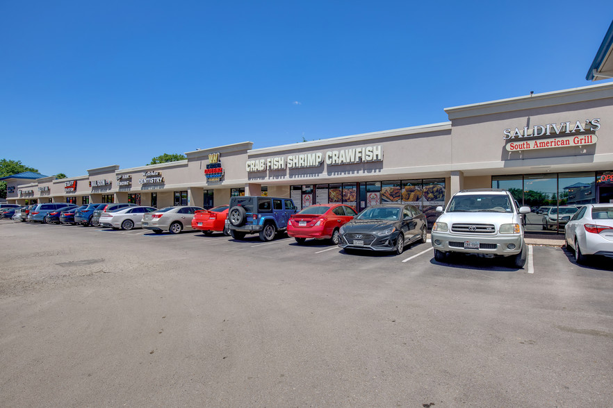 10820-10890 Westheimer Rd, Houston, TX à louer - Photo de l’immeuble – Image 3 sur 8