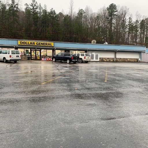 527-531 W Highway 64, Waynesboro, TN à vendre - Photo de l’immeuble – Image 2 sur 2