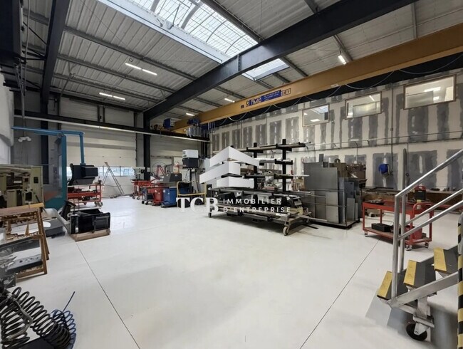 Plus de détails pour Local d'activités à louer