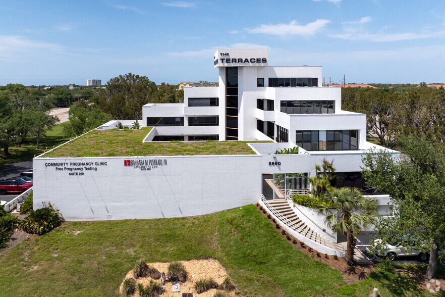 8660 College Pky, Fort Myers, FL à louer - Photo de l’immeuble – Image 1 sur 8