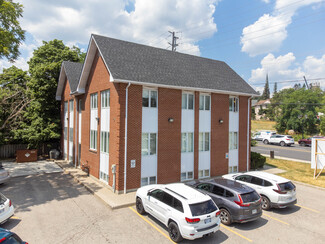 Plus de détails pour 27 Major Mackenzie Dr E, Richmond Hill, ON - Bureau/Médical à louer