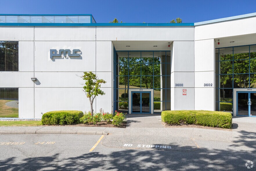 3600-3602 Gilmore Way, Burnaby, BC à louer - Photo de l’immeuble – Image 2 sur 10