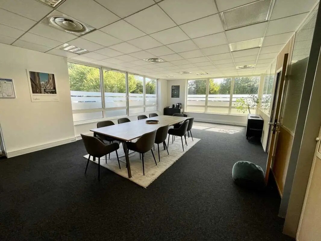 Bureau dans Mont-Saint-Aignan à louer Photo de l’immeuble– Image 1 sur 10