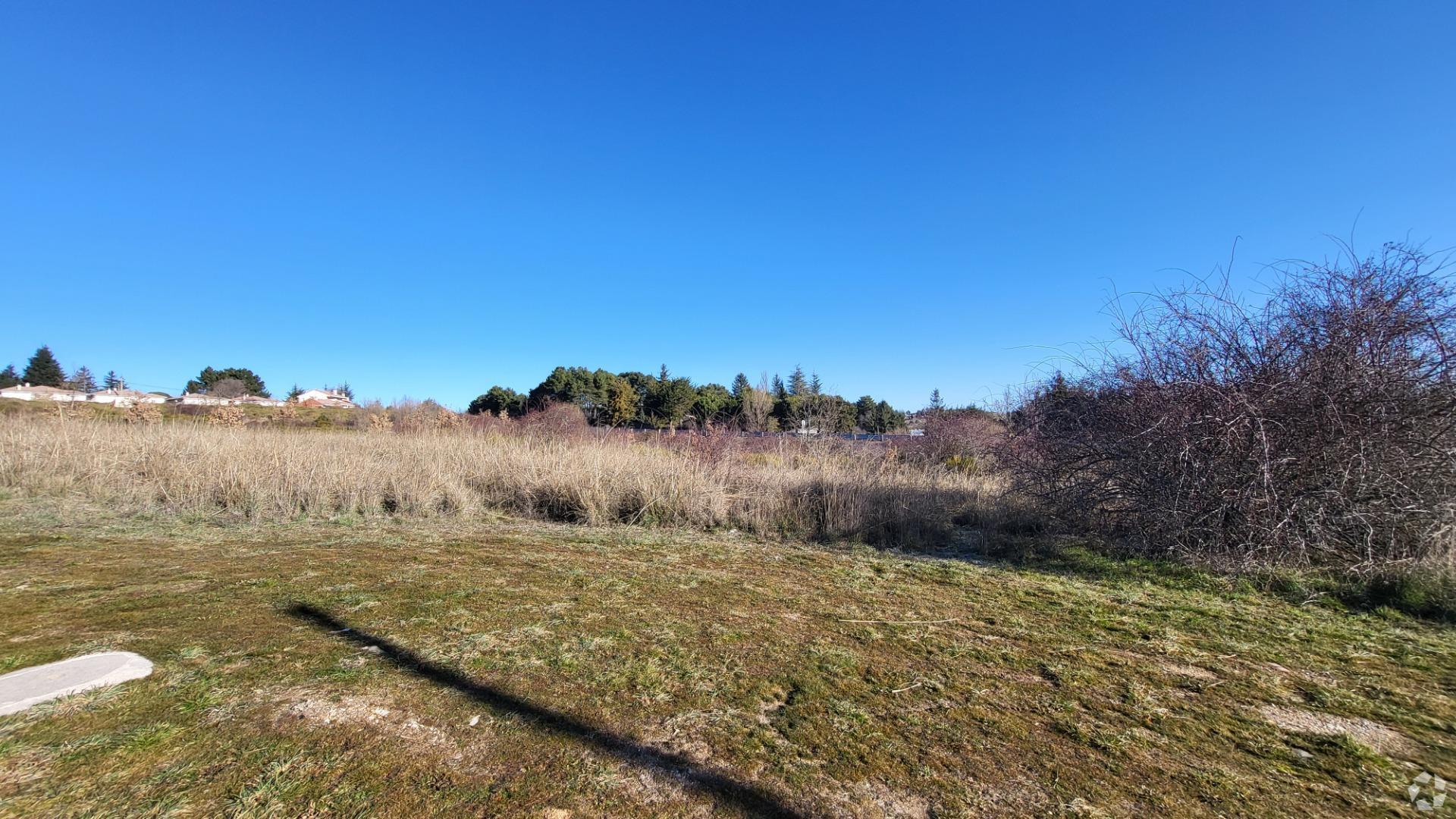 Terrain dans Herradón de Pinares, Ávila à vendre Photo principale– Image 1 sur 5