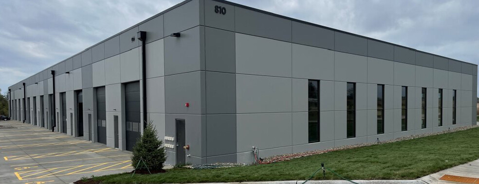 810 Interstate Pky, Waukee, IA à louer - Photo de l’immeuble – Image 3 sur 8