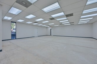 4664 Lawrenceville Hwy NW, Lilburn, GA à vendre Photo intérieure– Image 2 sur 31