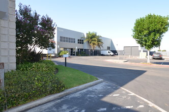 15650 El Prado Rd, Chino, CA à louer Photo de l’immeuble– Image 1 sur 12