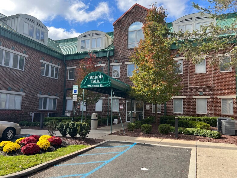 222 Schanck Rd, Freehold, NJ à vendre - Photo de l’immeuble – Image 2 sur 5