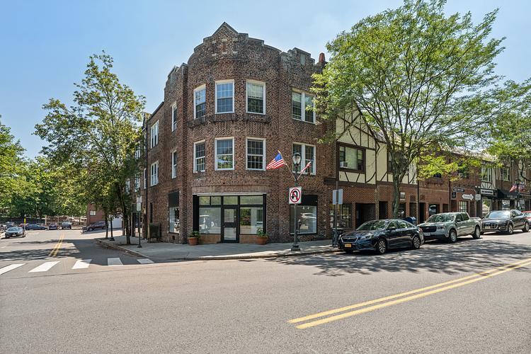30 Garth Rd, Scarsdale, NY à louer - Photo de l’immeuble – Image 1 sur 25