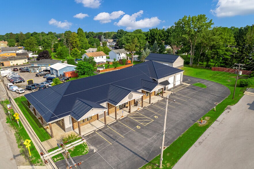 13394 Broadway St, Alden, NY à vendre - Photo de l’immeuble – Image 3 sur 37