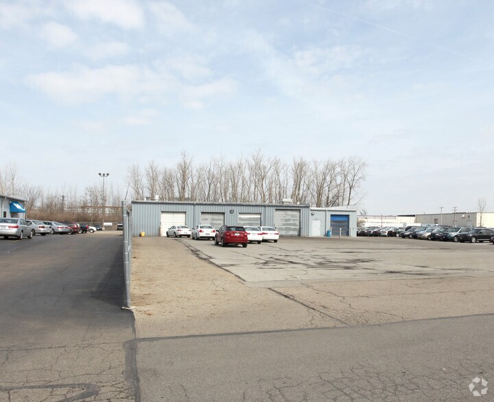 840 Stelzer Rd, Columbus, OH à vendre - Photo de l’immeuble – Image 2 sur 2