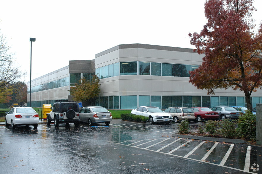 1550 NW Eastman Pkwy, Gresham, OR à louer - Photo de l’immeuble – Image 3 sur 5
